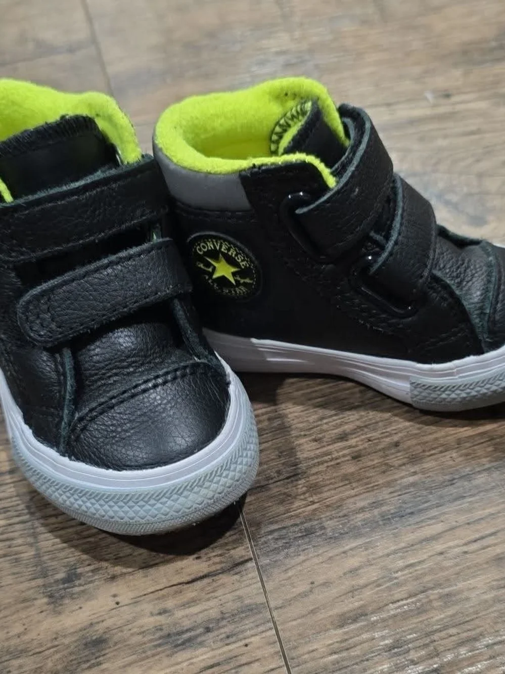 Converse Kids Black High-Top Sneakers with Neon Green Lining Sz 4C